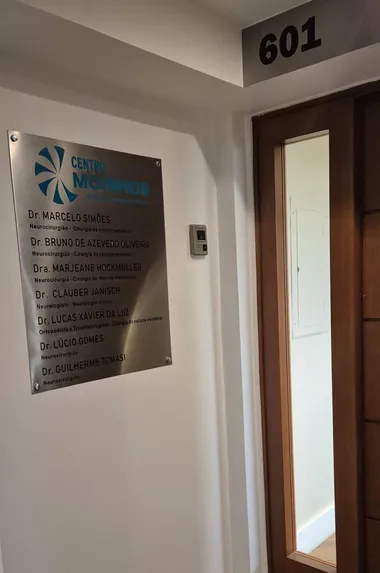 Entrada da sala 601 do Centro Moinhos de Neurocirurgia